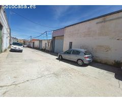 Se vende nave industrial dividida actualmente en varios negocios y una vivienda !!!