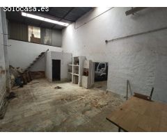 Se vende nave industrial dividida actualmente en varios negocios y una vivienda !!!