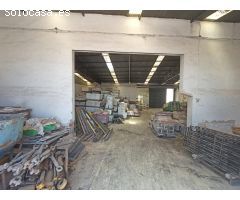 Se vende nave industrial dividida actualmente en varios negocios y una vivienda !!!