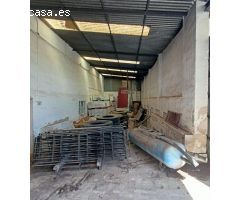 Se vende nave industrial dividida actualmente en varios negocios y una vivienda !!!