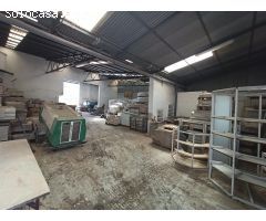 Se vende nave industrial dividida actualmente en varios negocios y una vivienda !!!