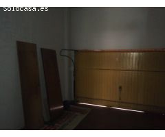 Se vende Local comercial en el Centro , escaparate a dos calles