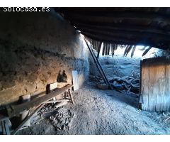 Nave con patio para reformar en Malpartida de Cáceres