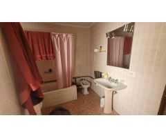 Piso de siete habitaciones en Reyes Huertas, Cáceres