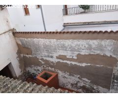 Gran casa para reformar con patio en el Casar de Cáceres
