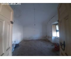 Casa para reformar en una parcela de 500 metro en Herreruela.