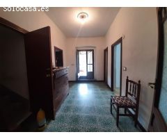 GRAN CASA EN SIERRA DE FUENTES CON MUCHAS POSIBILIDADES