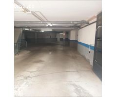 Garaje amplio para  coche y moto