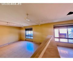 !Gran Oportunidad! Amplio piso en el centro de Cáceres - Ideal para oficina o vivienda.