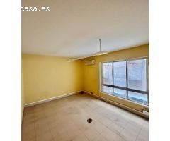 !Gran Oportunidad! Amplio piso en el centro de Cáceres - Ideal para oficina o vivienda.