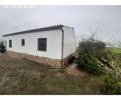 Buena casa de campo en con 5 hectáreas de terreno en Torreorgaz