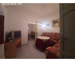 Gran casa con patío de 150 metros en Aliseda