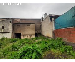 Gran casa con patio de 323 metros en Aliseda