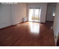 Piso al lado de Cánovas