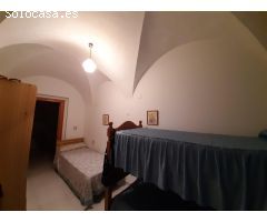 Casa de pueblo con patio de 20 metros en el Casar de Cáceres