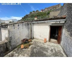 CASA CON TERRAZA EN MONTÁNCHEZ