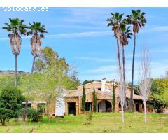 Finca de lujo, completamente reformado de primera calidad con una parcela vallada de 18500m2.