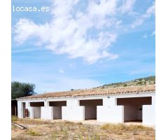 Finca de lujo, completamente reformado de primera calidad con una parcela vallada de 18500m2.