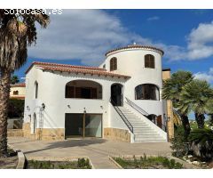 ¡Oportunidad! Chalet con preciosas vistas al mar y parcela de 2000 m2, parcialmente reformado.