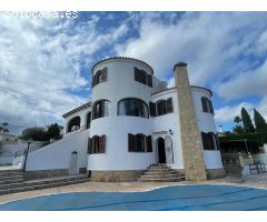 ¡Oportunidad! Chalet con preciosas vistas al mar y parcela de 2000 m2, parcialmente reformado.