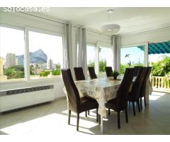 Villa a tan solo 10 minutos andando del centro con preciosas vistas al Peñón de Ifach.