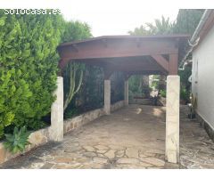 Villa a tan solo 10 minutos andando del centro, de tres dormitorios, ideal para el alquiler.