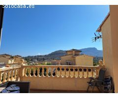 Amplio Chalet en Calpe con 5 Habitaciones, 3 Baños y Terraza con Vistas a la Montaña