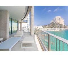 APARTAMENTOS DE LUJO EN PRIMERA LÍNEA