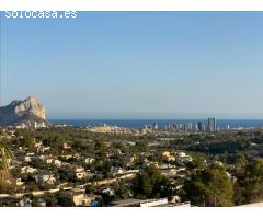 Parcela con vistas al mar en Calpe