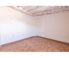 VENTA DE CASA PARA REFORMAR EN ALBUÑUELAS