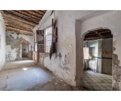 Casa para rehabilitar en el Albaicín, con proyecto y licencia.