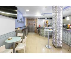 Venta por jubilación, de local + cafetería + restaurante en Armilla, frente a la parada del Metro.