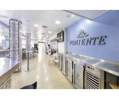 Venta por jubilación, de local + cafetería + restaurante en Armilla, frente a la parada del Metro.