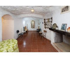 Cueva en el Sacromonte con magnífica ubicación.