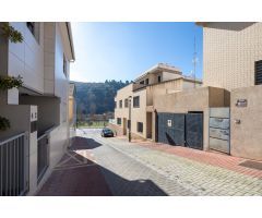 ¡¡¡PRECIOSO CASA CON TODO EL CONFORT Y LUJO QUE MERECES EN GRANADA!!! VEN A VISITARLO