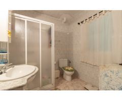 ACOGEDORA Y ESTUPENDA  CASA EN ALBUÑUELAS