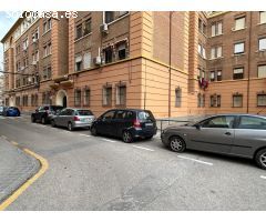 Amplio piso de 3 dormitorios junto a la avenida de Pulianas.