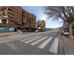 Pisazo con garaje y trastero en urbanización debajo de estación autobuses