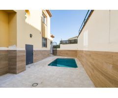 OPORTUNIDAD ÚNICA EN HUÉTOR VEGA – CHALET PAREADO CON PISCINA POR 310.000€!