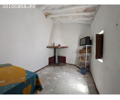 Casa de dos plantas en Somontín