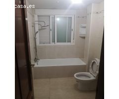 Se vende piso de planta baja en residencial en Adra.
