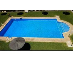 Se vende piso de planta baja en residencial en Adra.