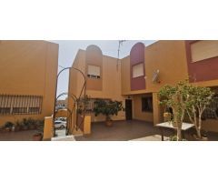 Se vende dúplex en La Mojonera