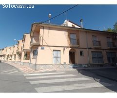 OPORTUNIDAD, SE VENDE ESTUPENDO ADOSADO DE ESQUINA EN JUMILLA