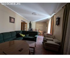 SE VENDE CASA CON LOCAL EN VÉLEZ RUBIO.