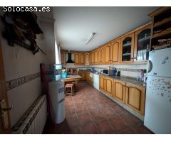 SE VENDE CASA CON LOCAL EN VÉLEZ RUBIO.