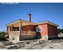 SE VENDE CHALET INDEPENDIENTE EN ZONA CACHAP - CREVILLENTE
