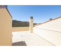 Precioso ático dúplex con 2 dormitorios, garaje y trastero en Granada.