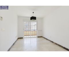 Precioso ático dúplex con 2 dormitorios, garaje y trastero en Granada.