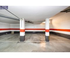 PLAZA DE GARAJE JUNTO A ALHAMAR Y CORTE INGLÉS.